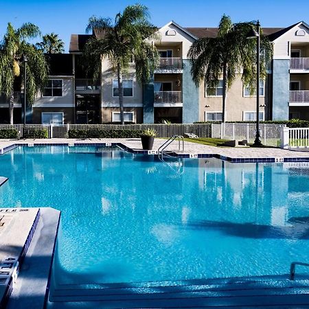 Apartmán Designed 2Br With Balcony Pool And Gym Bradenton Exteriér fotografie