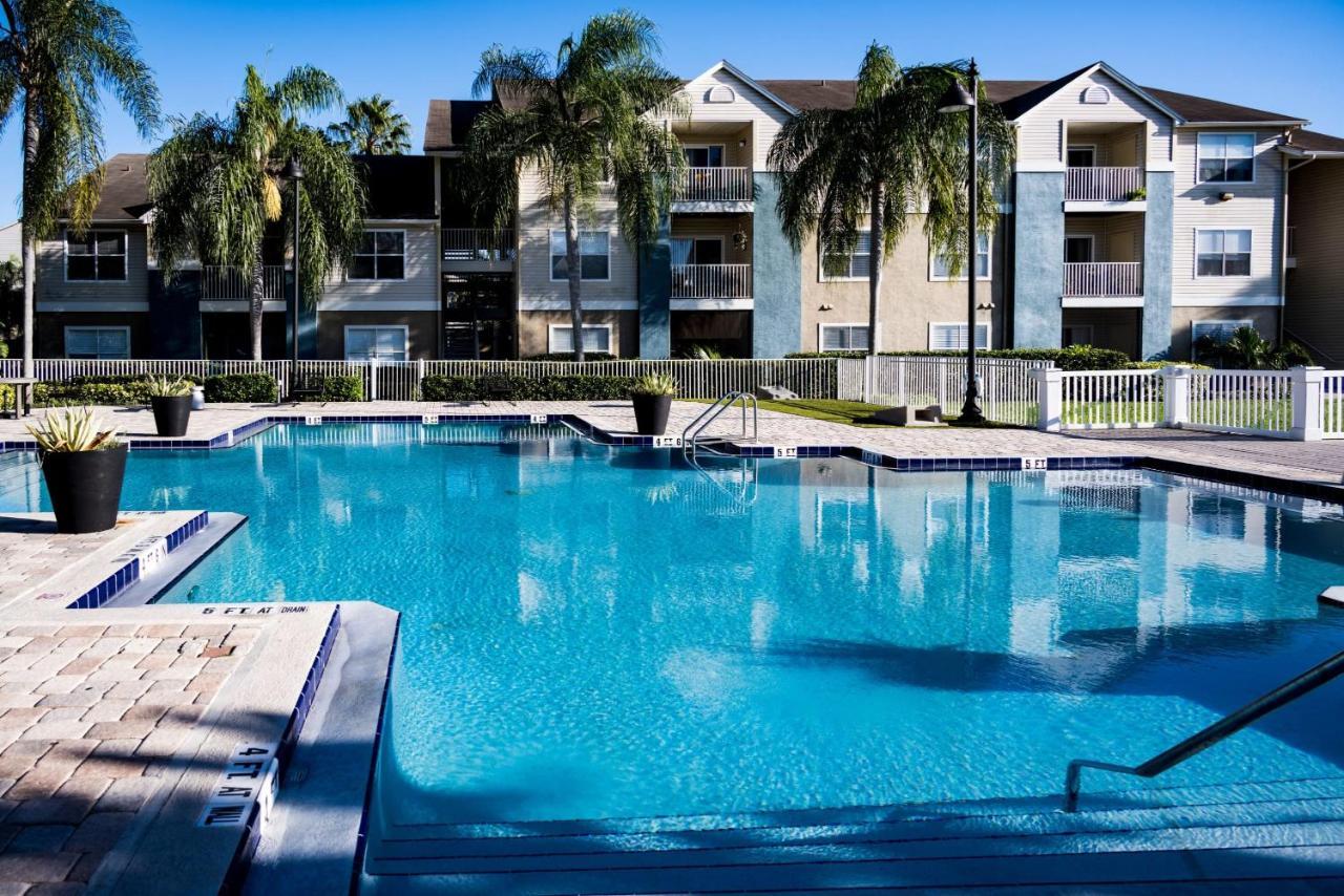 Apartmán Designed 2Br With Balcony Pool And Gym Bradenton Exteriér fotografie