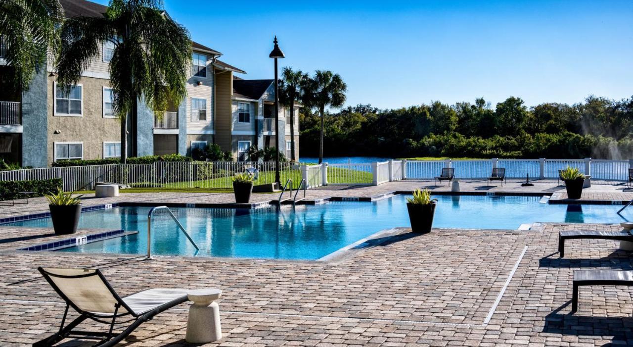 Apartmán Designed 2Br With Balcony Pool And Gym Bradenton Exteriér fotografie